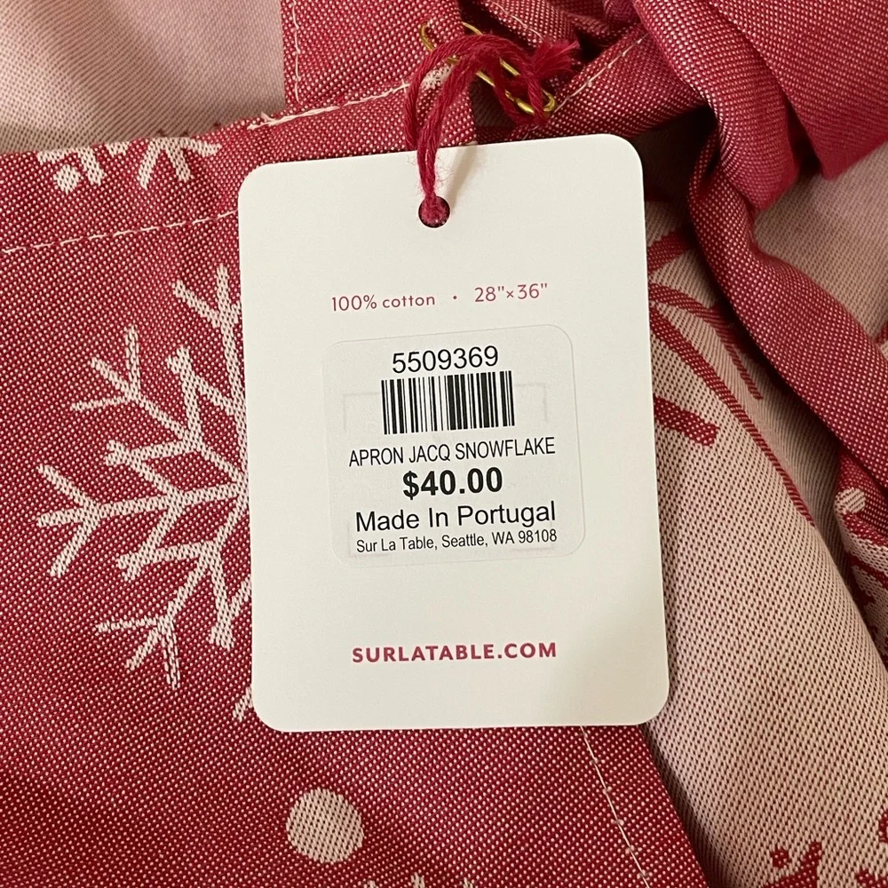 New SUR LA TABLE Red White Jacquard Snowflake Holiday Apron